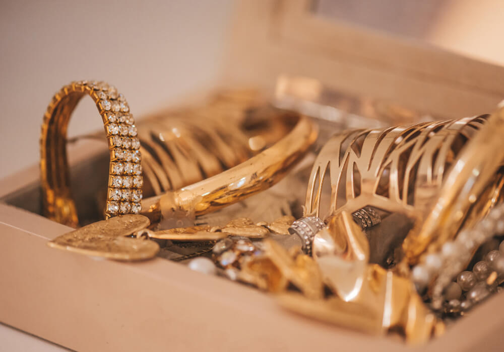 How To Matching Jewelry Sets With Your Outwear